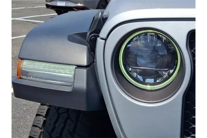 Jeep Wrangler 2023 4x4 Rubic image 9