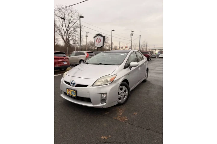 $8800 : 2010 Prius III image 3