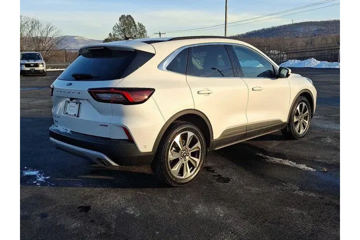 $27200 : Ford Escape Hybrid 2024 AWD image 6