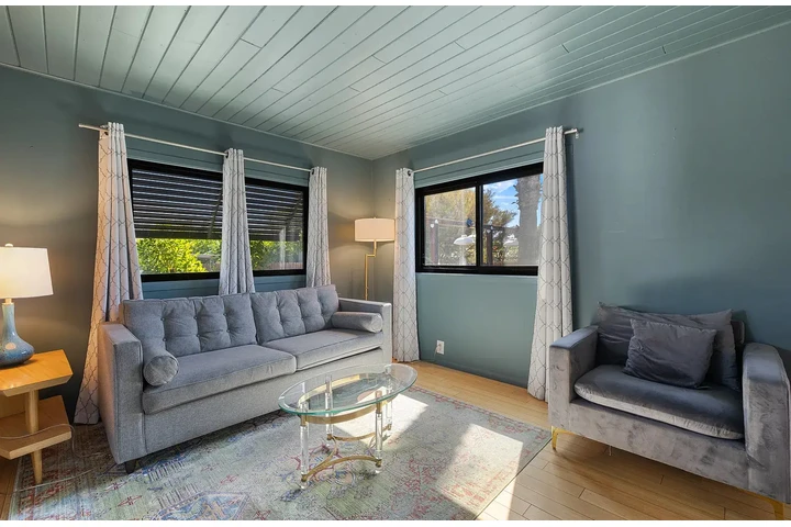 $720 : 1-bedroom, 1-bath home image 1