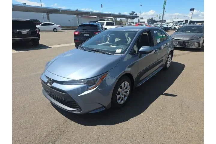 $27900 : Toyota Corolla 2026 LE 4dr S image 3