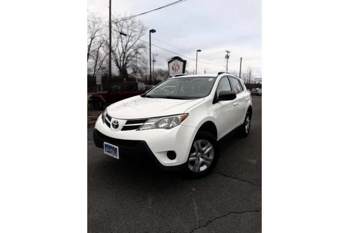$15995 : 2015 RAV4 LE image 4