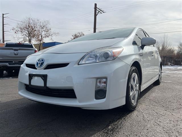 $6488 : 2010 Prius IV, TRUSTED AND TE image 3