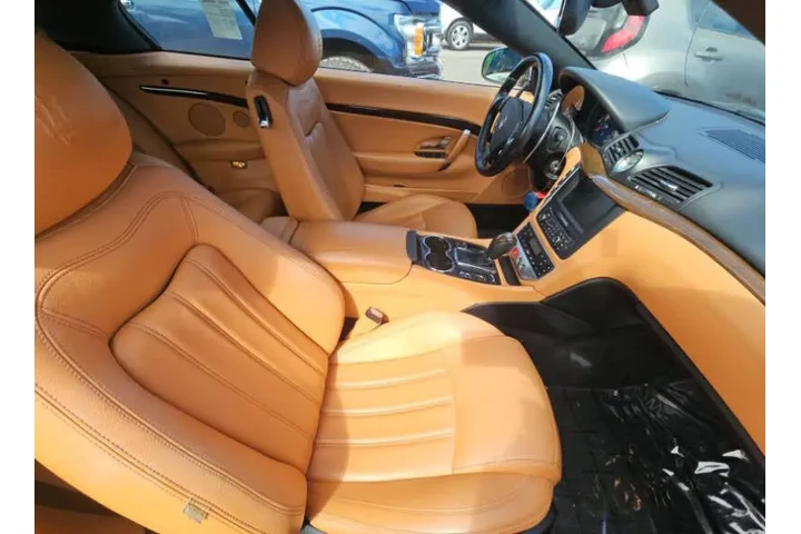 2011 GranTurismo image 10