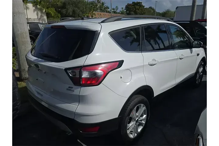 $8990 : Ford Escape 2018 SE 4dr SUV image 4