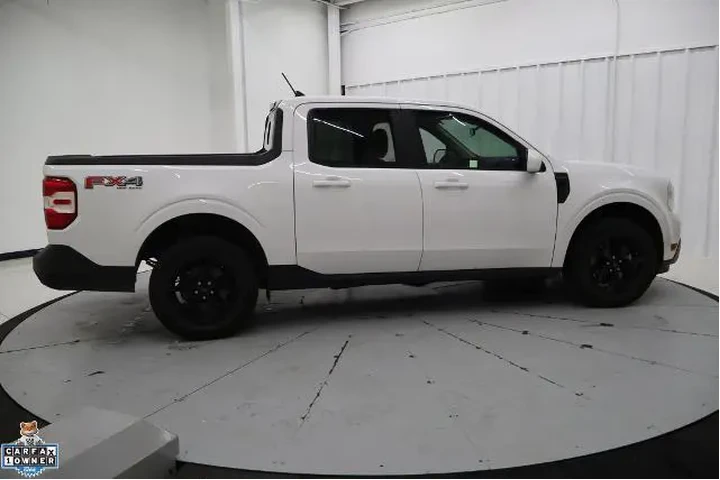 $26999 : Ford Maverick 2023 AWD XL 4d image 2