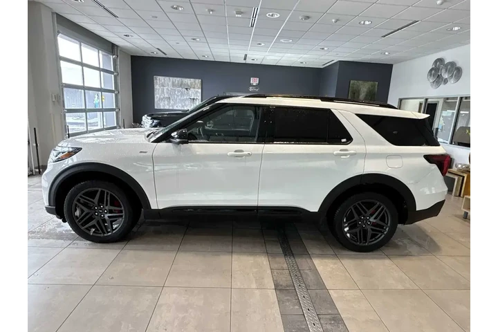 $39874 : Ford Explorer 2025 AWD ST-Li image 6