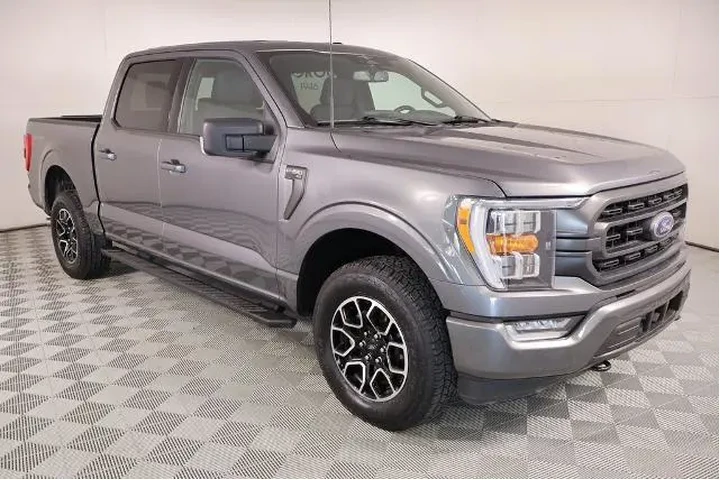 $36530 : Ford F-150 2023 4x4 XLT 4dr image 1