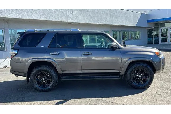 $25484 : Toyota 4Runner 2016 4x2 SR5 image 4