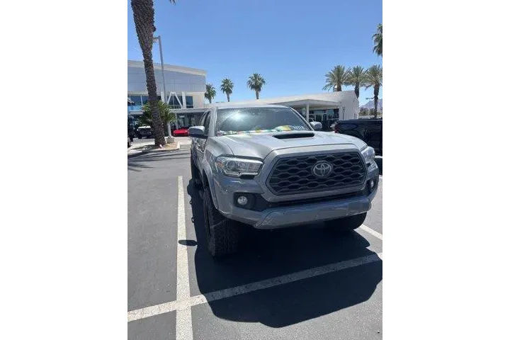 $31573 : Toyota Tacoma 2020 4x4 TRD P image 2