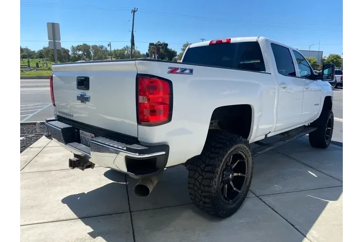 $37988 : Chevrolet Silverado 2500HD 2 image 9