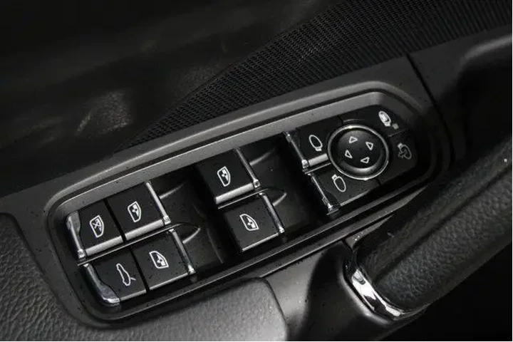 $24515 : Porsche Cayenne 2018 AWD 4dr image 4