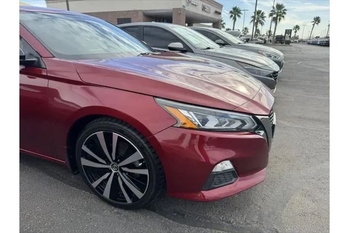 $14999 : Nissan Altima 2019 2.5 SR 4d image 4