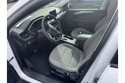 $17498 : Ford Escape 2021 SE 4dr SUV thumbnail