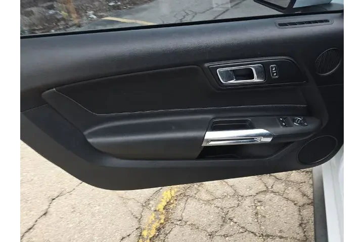 $15499 : Ford Mustang 2019 EcoBoost P image 9