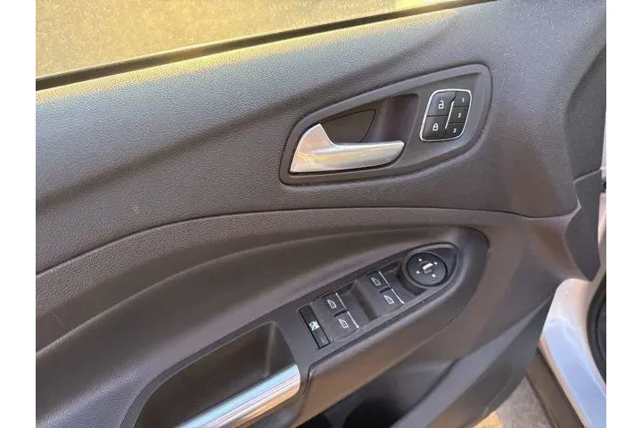 $10000 : Ford Escape 2015 AWD Titaniu image 9