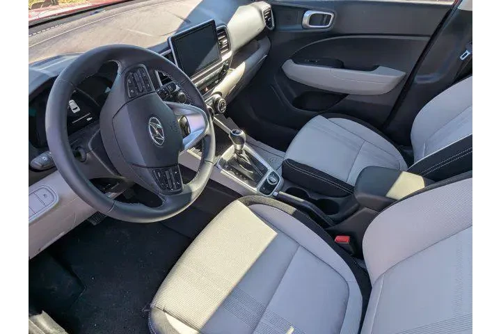 $24550 : Hyundai VENUE 2026 SEL 4dr C image 7