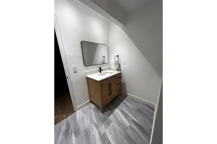 $850 : Cuarto Amoblado image 5