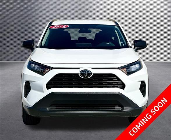 $23477 : 2019 RAV4 LE image 2