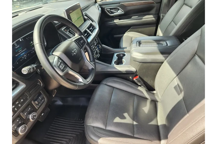 Chevrolet Suburban 2023 4x4 image 9