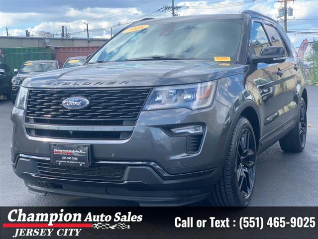 Used 2018 Explorer Sport 4WD image 3