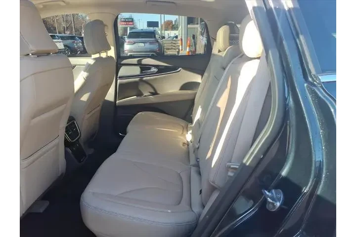 $33995 : Lincoln Nautilus 2022 AWD Re image 8