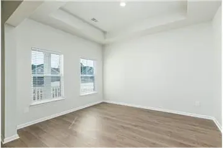 $3200 : Rental property with 4 bedro image 8