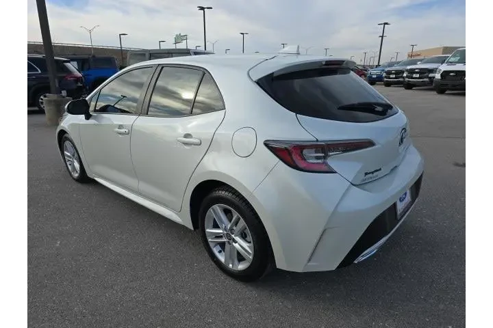 $19500 : Toyota Corolla Hatchback 202 image 3