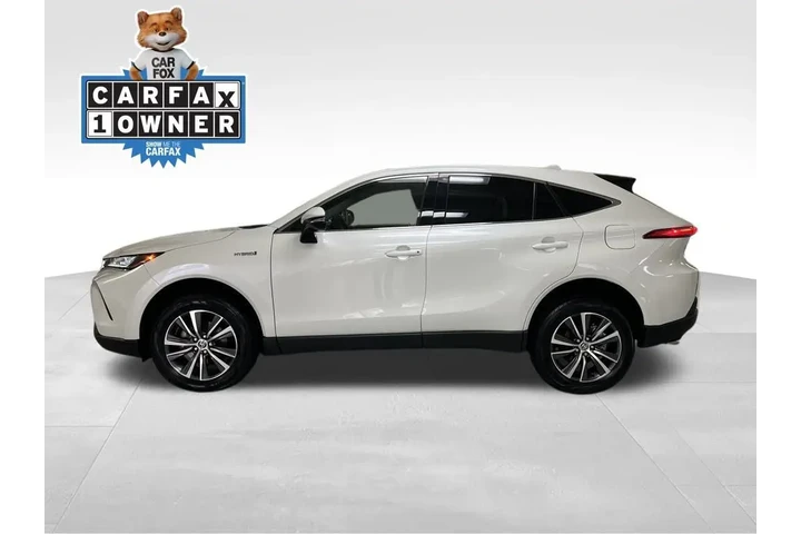 $28988 : Gold Certified2021 Venza LE image 2