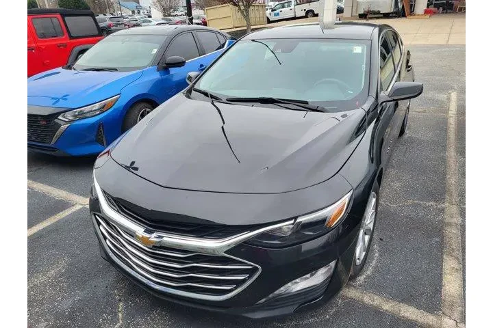 $19302 : Chevrolet Malibu 2024 LT 4dr image 2