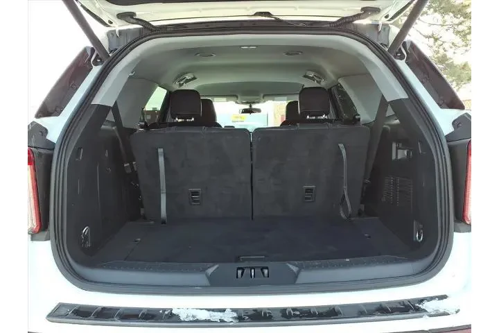 $33980 : Ford Explorer 2023 AWD XLT 4 image 10