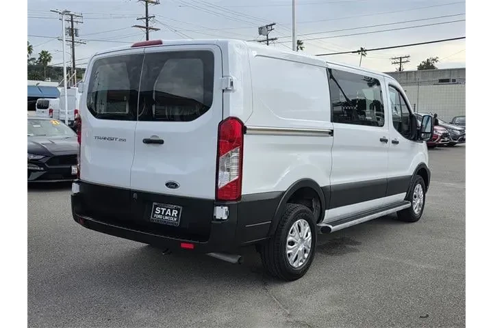 $33995 : Ford Transit 2024 250 3dr SW image 4