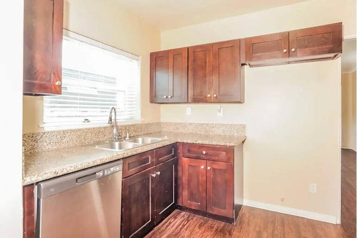 $2875 : Quality Home image 4