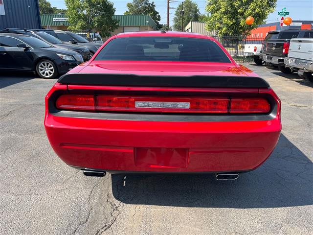 $13369 : 2014 Challenger SXT, BEAUTIFU image 8