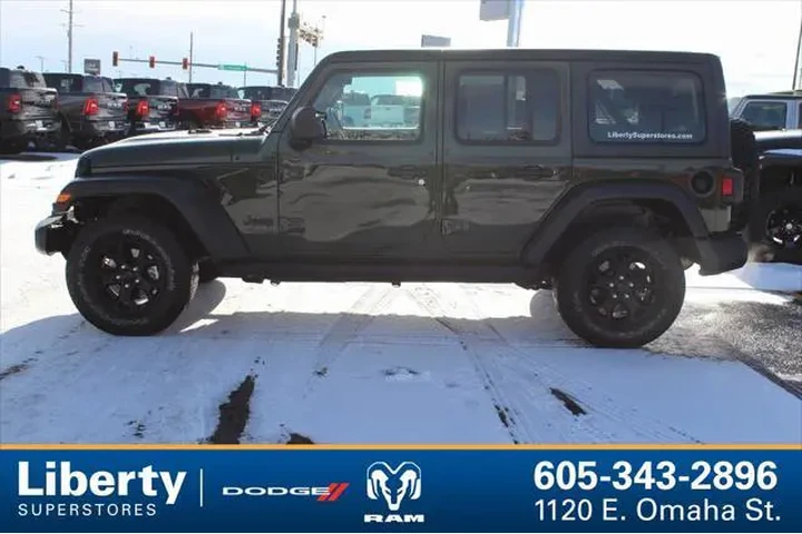 $27993 : Jeep Wrangler Unlimited 2021 image 6