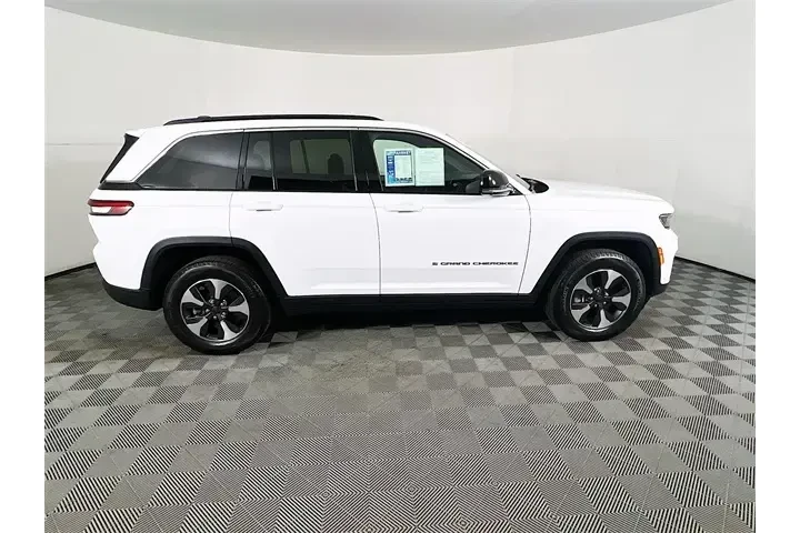 $39900 : Jeep Grand Cherokee 2025 4x4 image 8