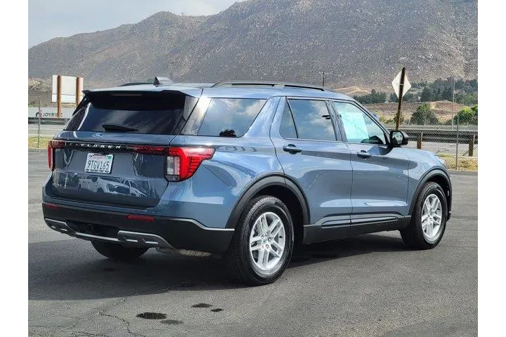 $39701 : Ford Explorer 2026 Active 4d image 2