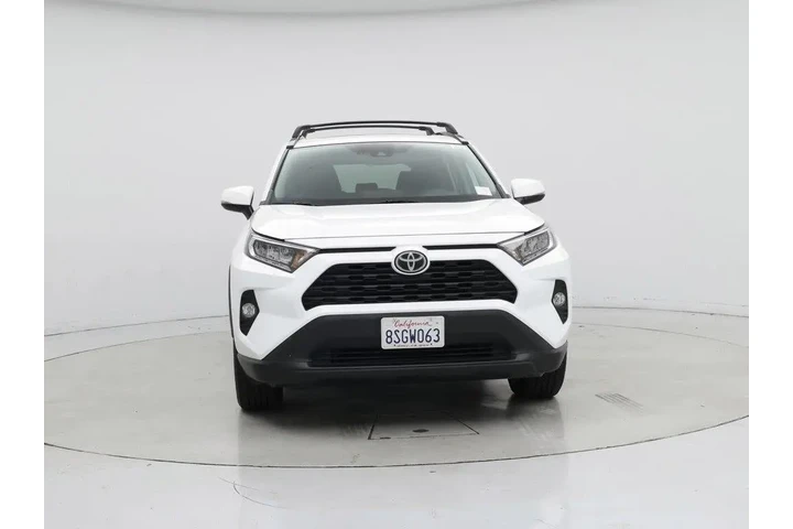 $27998 : Toyota RAV4 2020 XLE Premium image 5