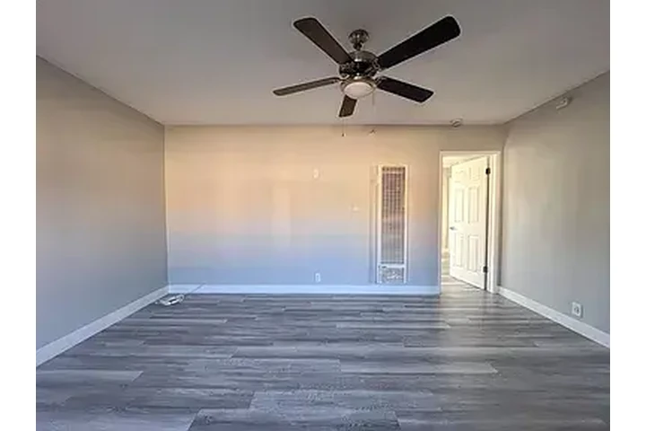 $1400 : Modern 1BD 1BT available image 4