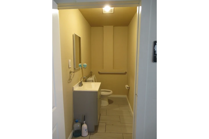 $679000 : Edificio Comercial en Compton image 3