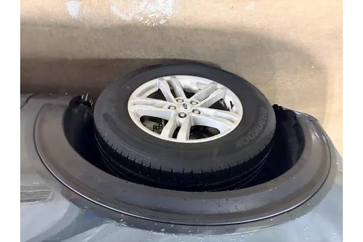 $34989 : Ford Explorer 2023 AWD XLT 4 image 4