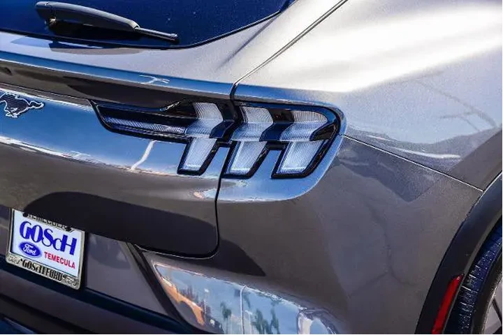 $27995 : Ford Mustang Mach-E 2023 Sel image 4