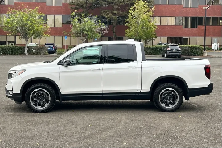 Honda Ridgeline 2024 AWD Bla image 6
