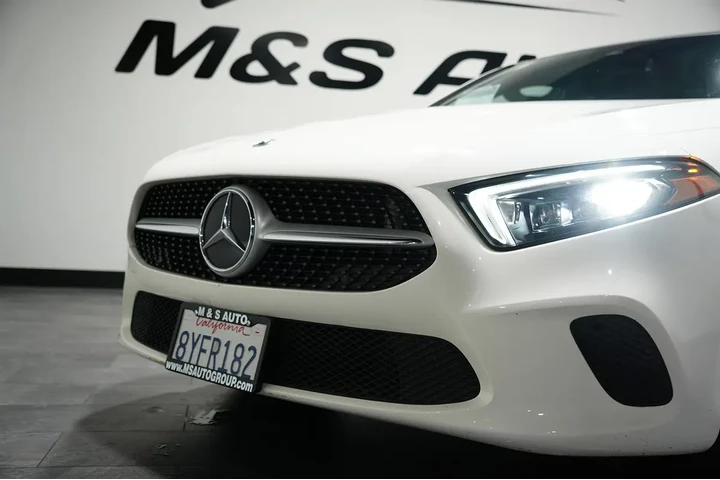 $27861 : 2022 A 220 image 6