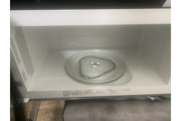$75 : Microwave $75 South Gate image 2