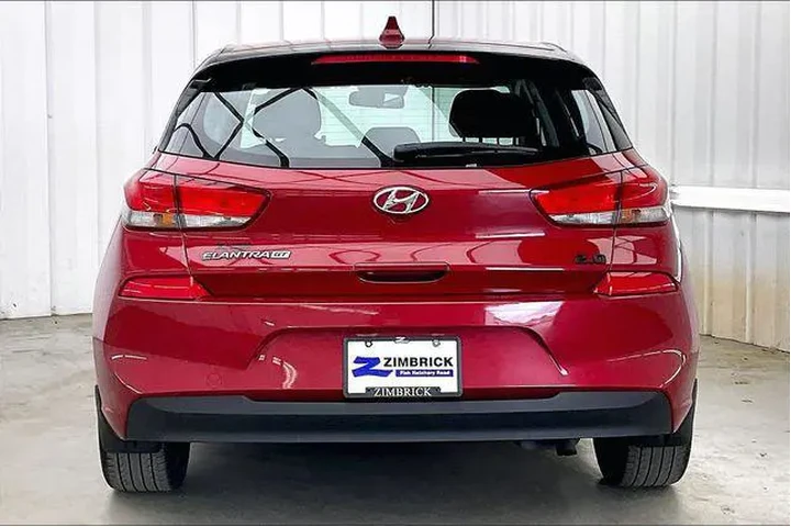 $14490 : Hyundai ELANTRA GT 2018 4dr image 4