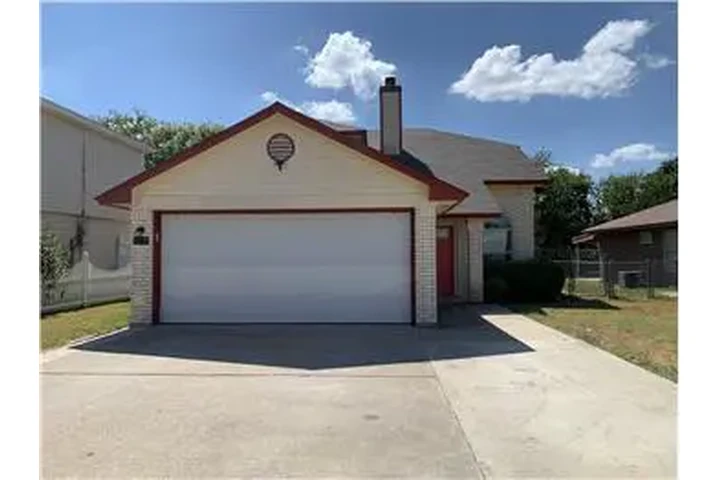 $1500 : Rental property with 3 bedro image 1