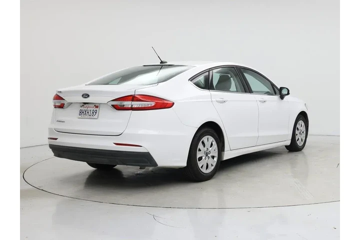 $13998 : Ford Fusion 2019 S 4dr Sedan image 8