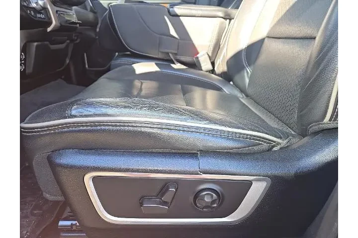 $30235 : Ram 1500 2021 4x4 Laramie 4d image 8