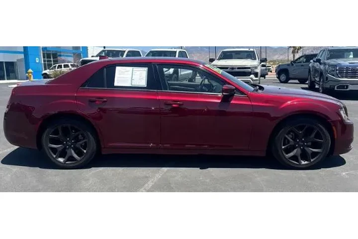 $25800 : Chrysler 300 2022 S V6 4dr S image 3